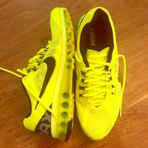 Men’s Airmax 2013 Volt/Black Size 11